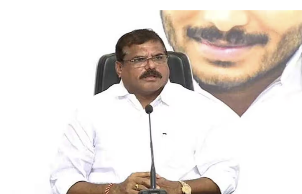 బొత్స నియోజకవర్గంలో వైసీపీకి బిగ్ షాక్.. మూకుమ్మడిగా నేతల రాజీనామా .. చిన్న శ్రీను ఎఫెక్టేనా?